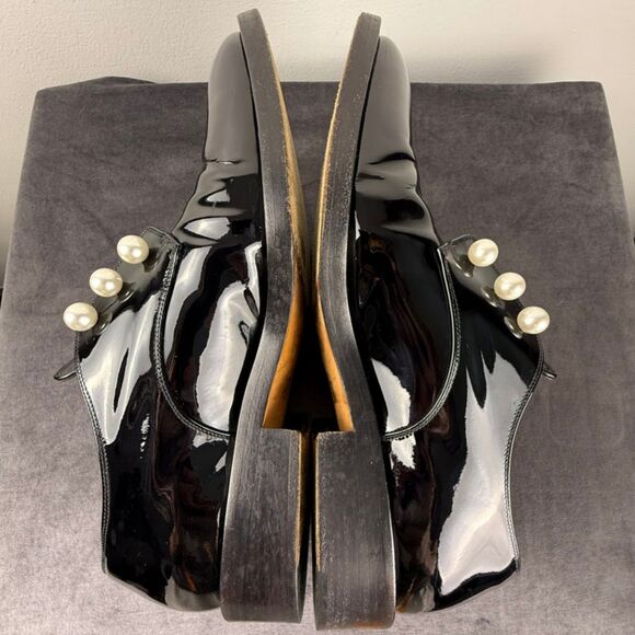 Givenchy Pearl Embellished Patent Leather Oxfords – Made in Italy